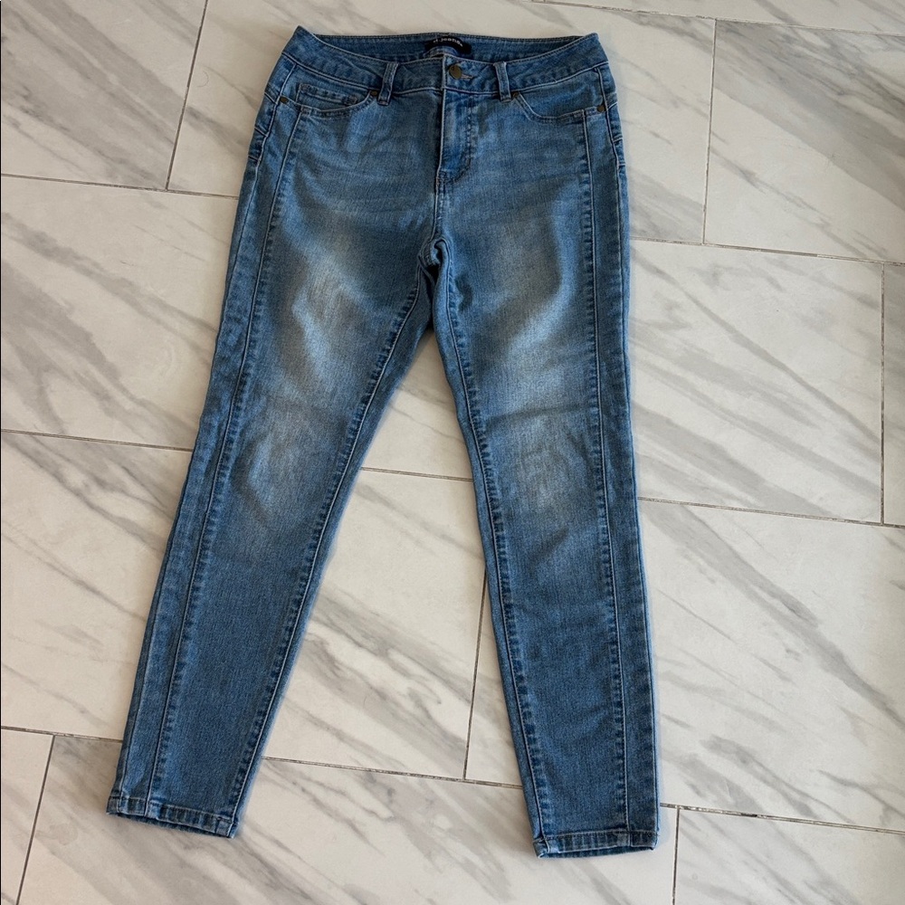 d. jeans Light Blue Denim Jeans. stretches - Picture 3 of 9